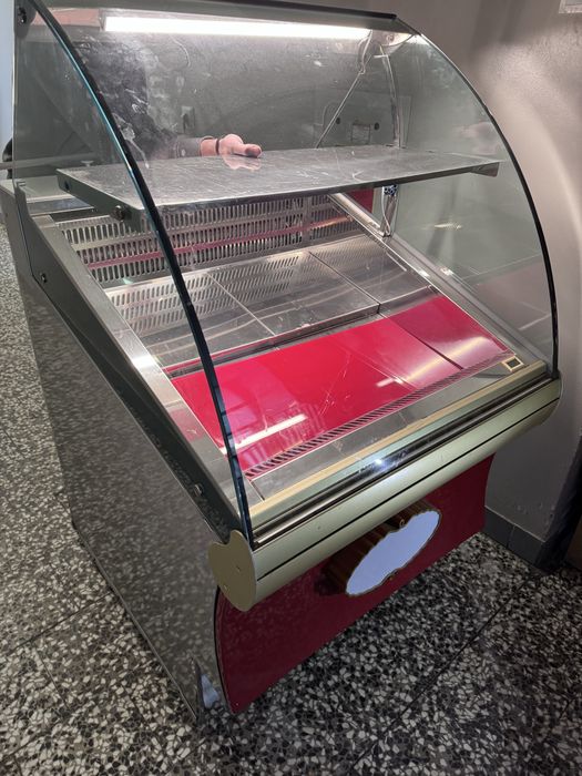 Witryna Cukiernicza  ,lada chłodnicza podświetlana