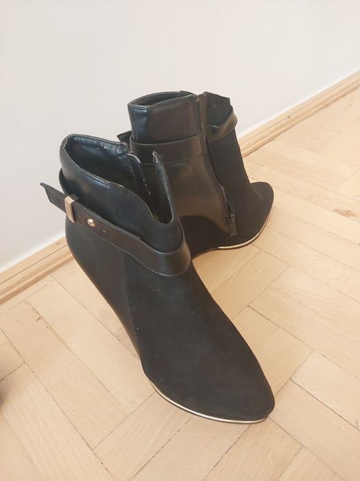 Buty na koturnie nie używane