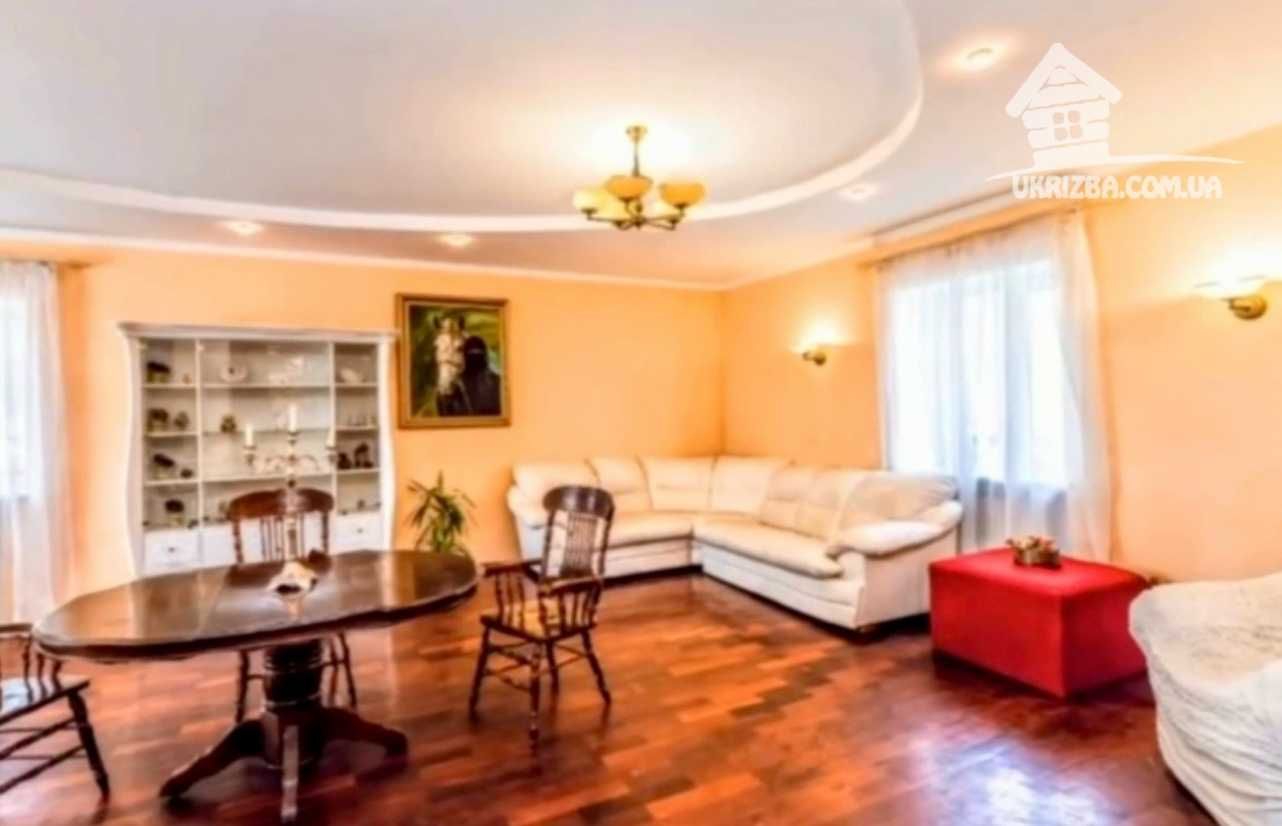 Київ. Будинок 350 кв., Ділянка 35 соток, 2 басейни, сауна. до 20 осіб.