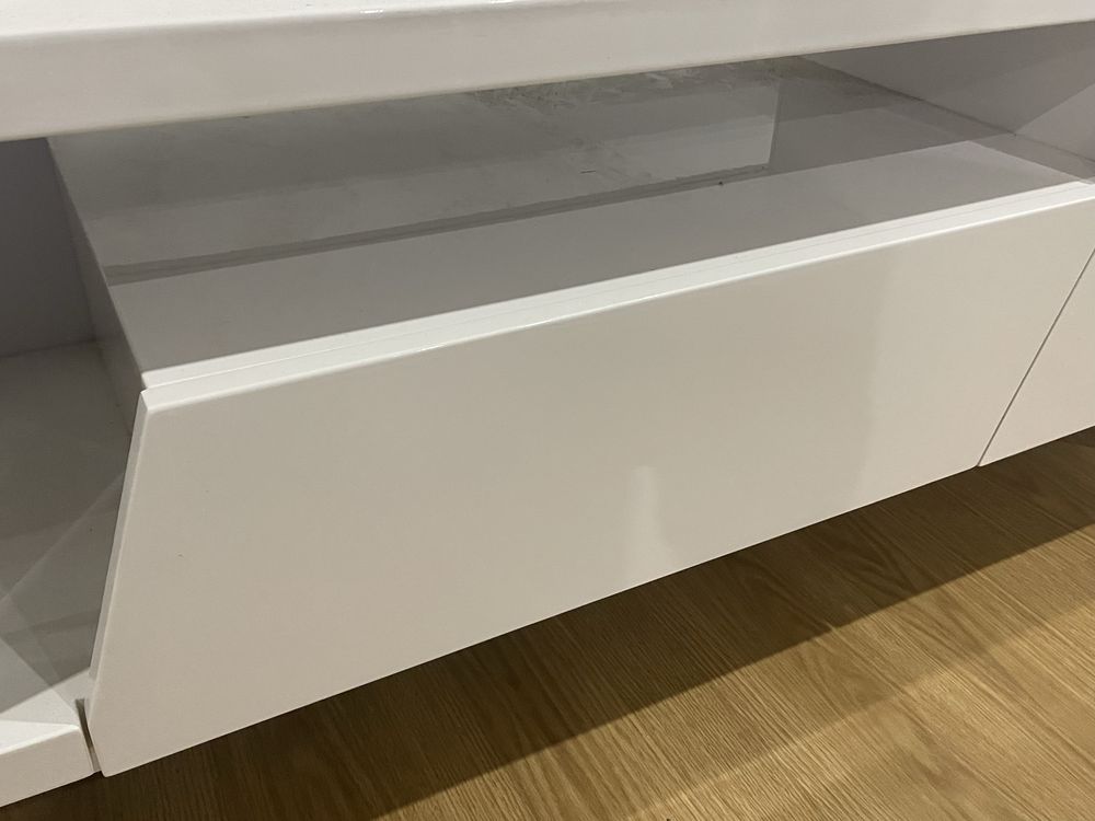 Movel TV lacado branco brilho