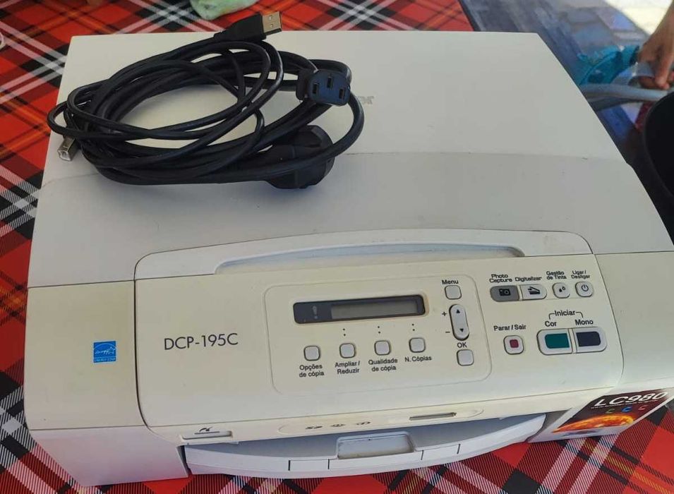 Impressora Brother DCP-195C – Excelente Estado, Pronta para Uso!