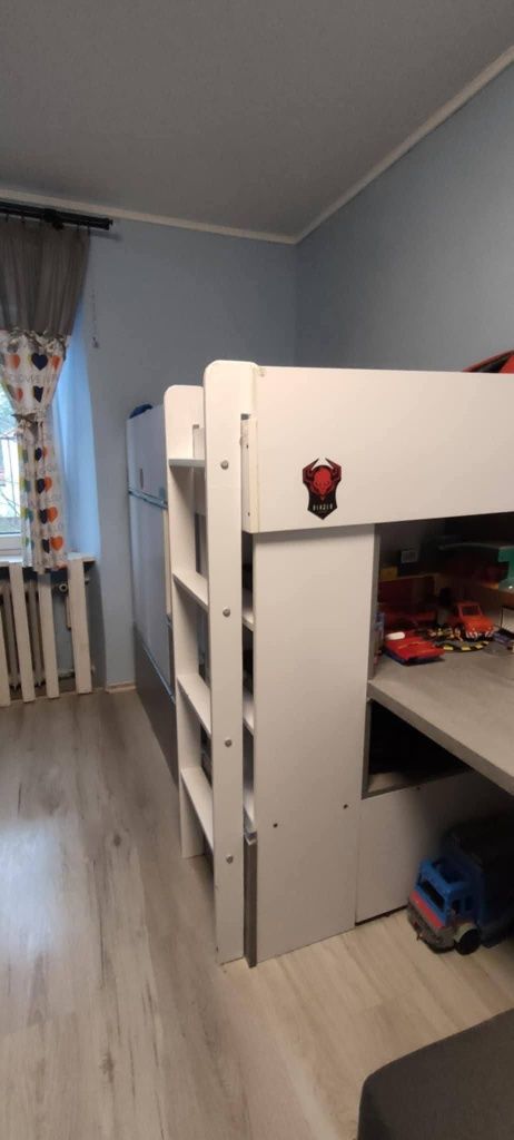 Łóżko piętrowe jednoosobowe