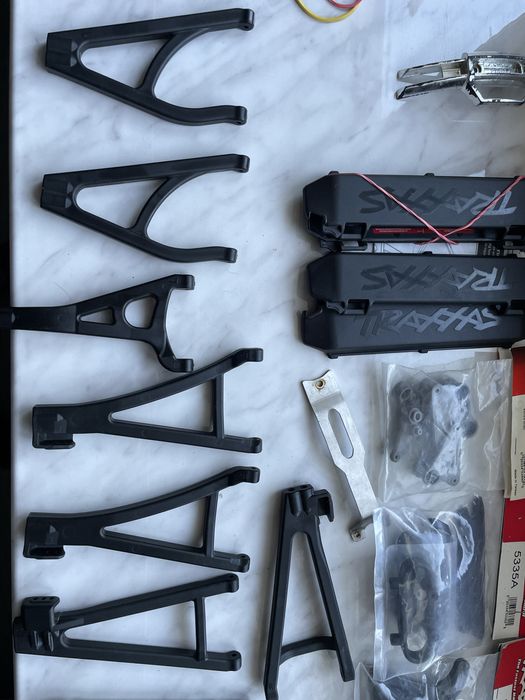 Запчасти,колёса Traxxas Erevo 2.0-1.0