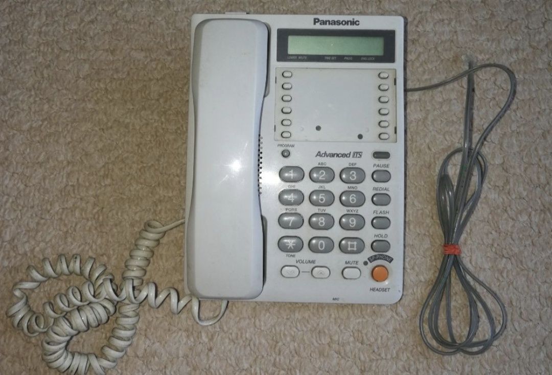 Panasonic KX-TS2365RUW стаціонарний телефон