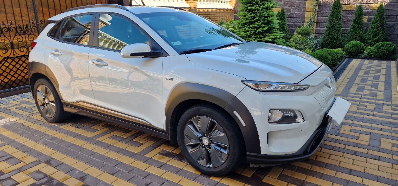 Власник. Hyundai Kona Electric, 370 км., нова батарея.