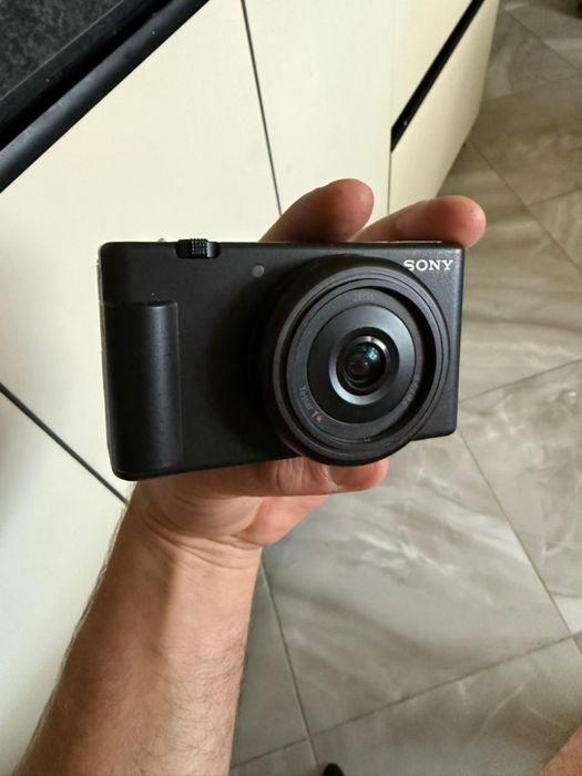 Фотоаппарат SONY ZV-1F Чорний (ZV1FB.CE3)