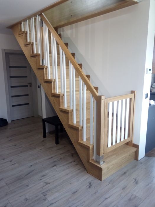 Schody drewniane na beton,ażurowe,modułowe.