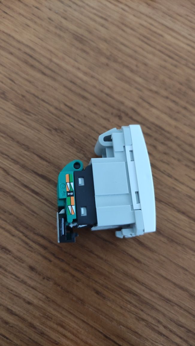 Комп'ютерна розетка Schneider nica RJ45