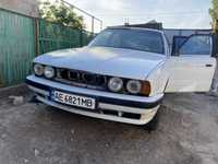 Автомобіль BMW 520