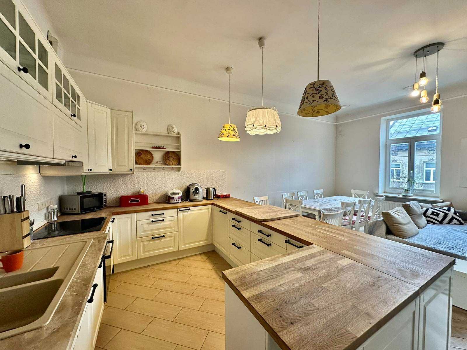 Оренда 2 кім квартири по вул. М. Грушевського (150 м.кв.)