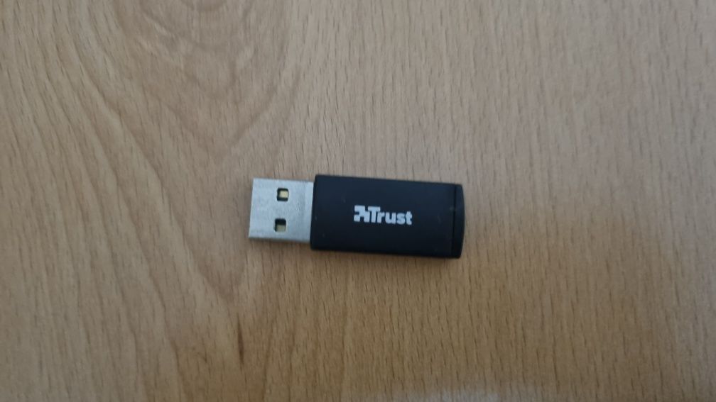 [Vendo] Teclado Trust Wireless c/ rato