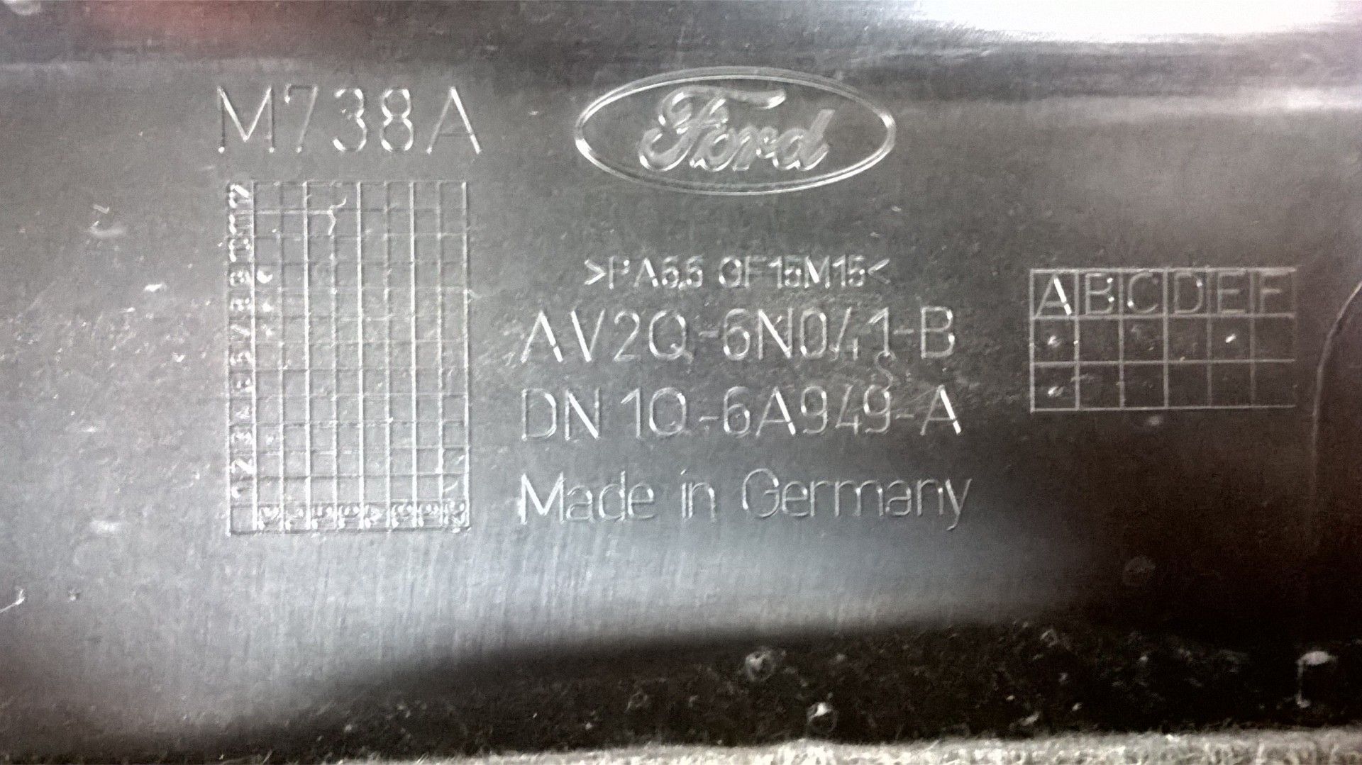 Tampa do Motor - AV2Q-6N041-B / DN1Q-6A949-A [Ford Fiesta VI]