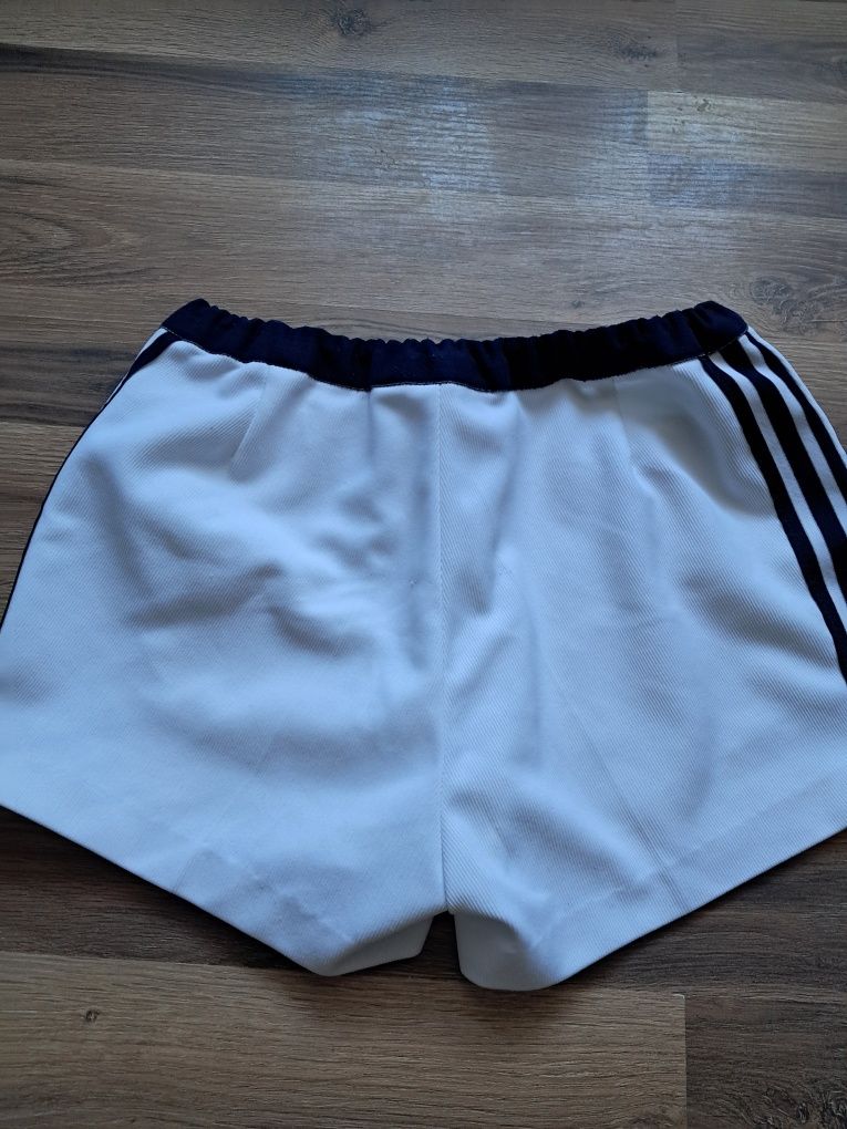 Spodenki adidas    .