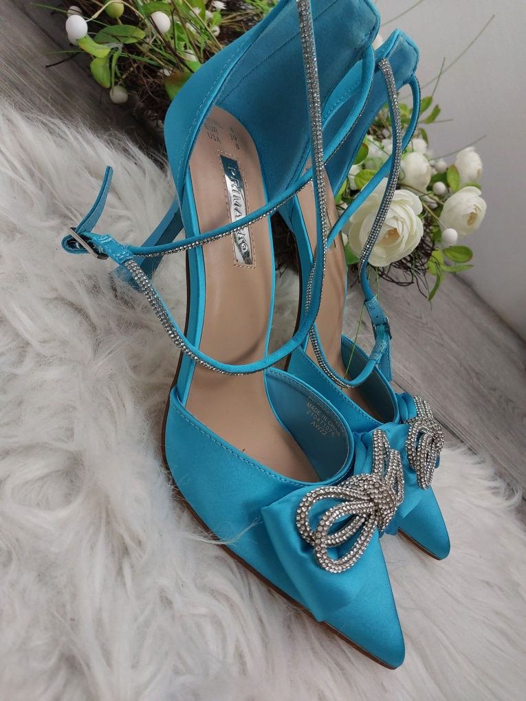 Piękne niebieskie buty szpilki z kokardami 39