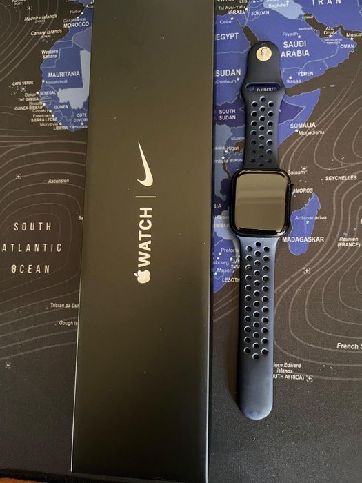 Apple Watch Series 7 Nike