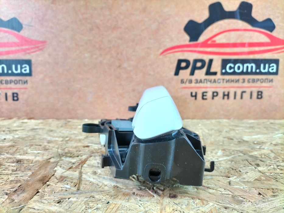 VW Tiguan II 2015-2020 Ручка двери задняя левая 510837811M