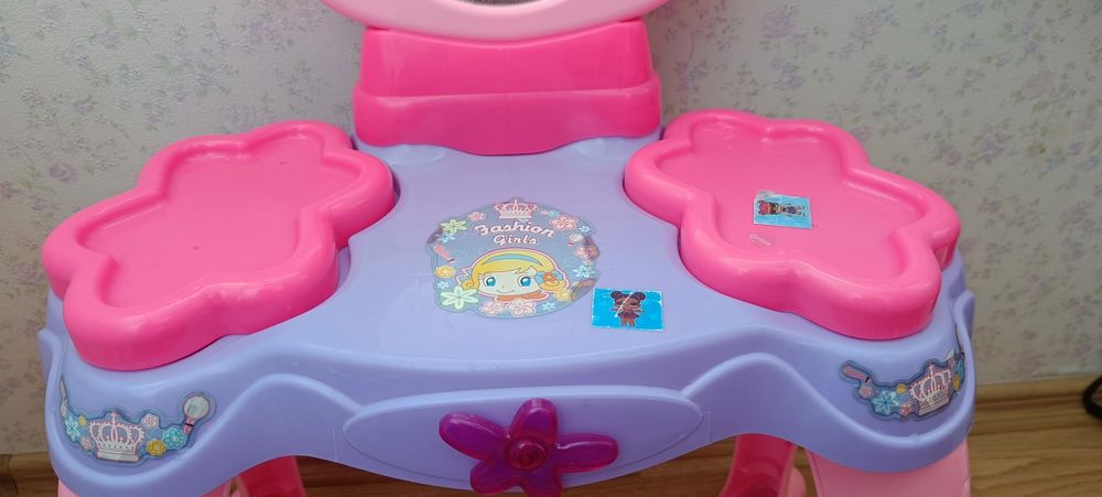 Туалетний столик