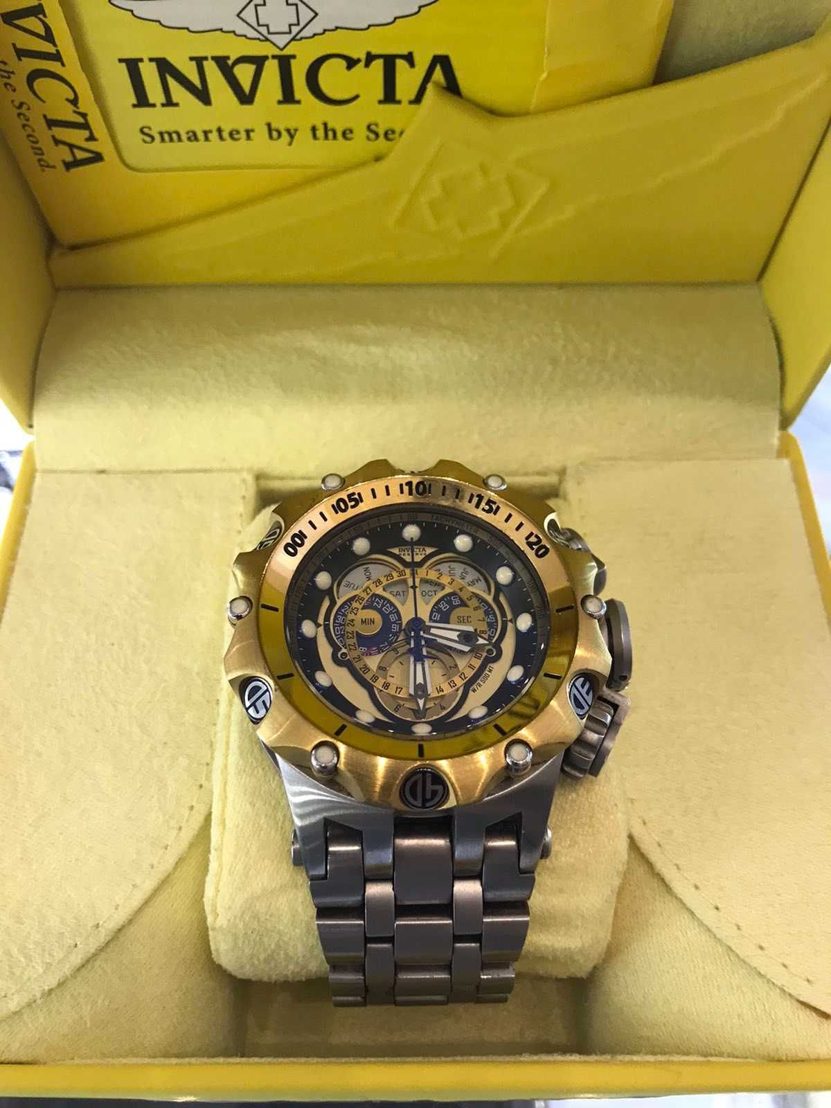 Часы Мужские! INVICTA 16807 Venom Quartz Chronograph Dial Watch Gold