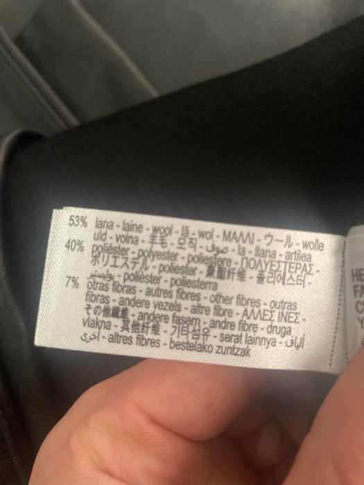 Чорне двобортне довге пальто з вовною вільного прямого крою від zara