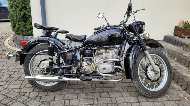 Motocykl Ural 67