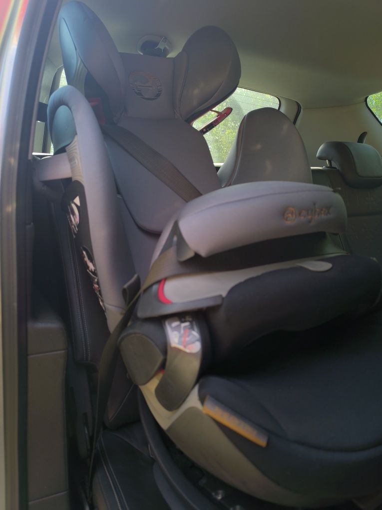 Cadeira auto cybex Pallas S fix em bom estado . Negociável.