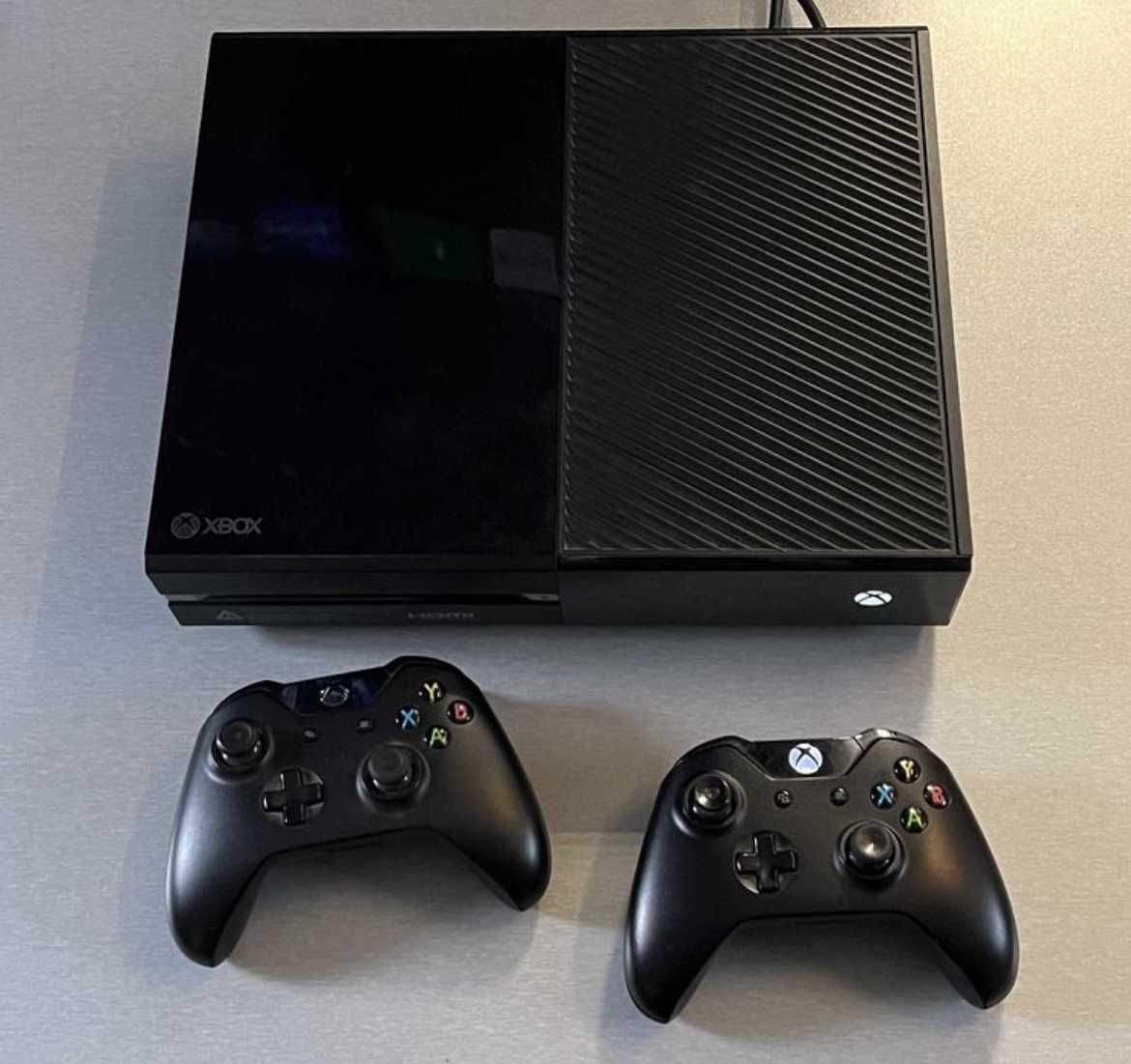 Xbox One 500GB,2 pady.