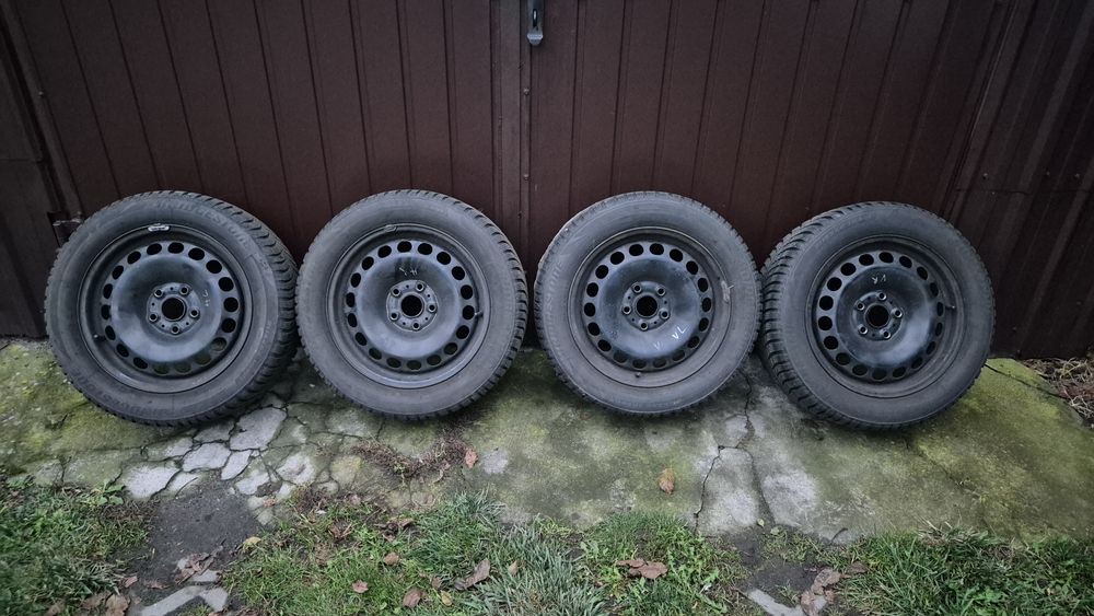 Komplet kół zimowych Bridgestone 205/55/R16 stalówki kołpaki