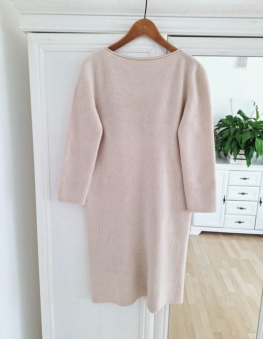 Wełniana sukienka Massimo Dutti