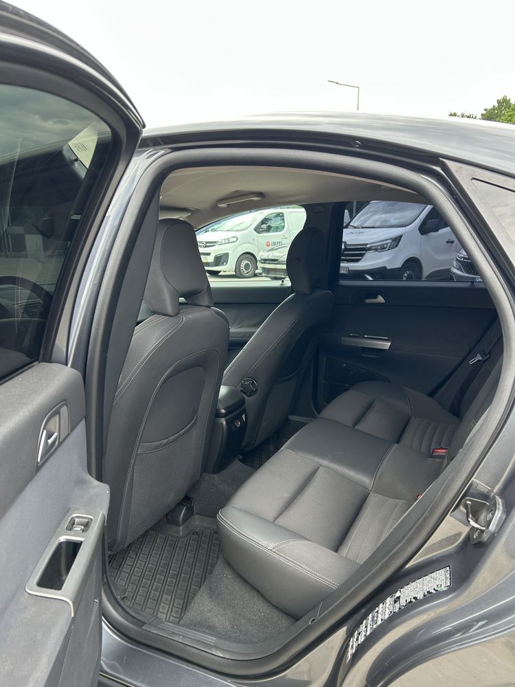 Volvo S40 2.5 T5 220 KM