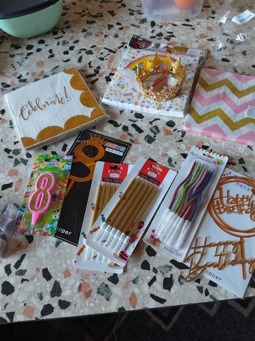 Атрибутика,Корона на торт, топер на торт ! Ціна за Все!