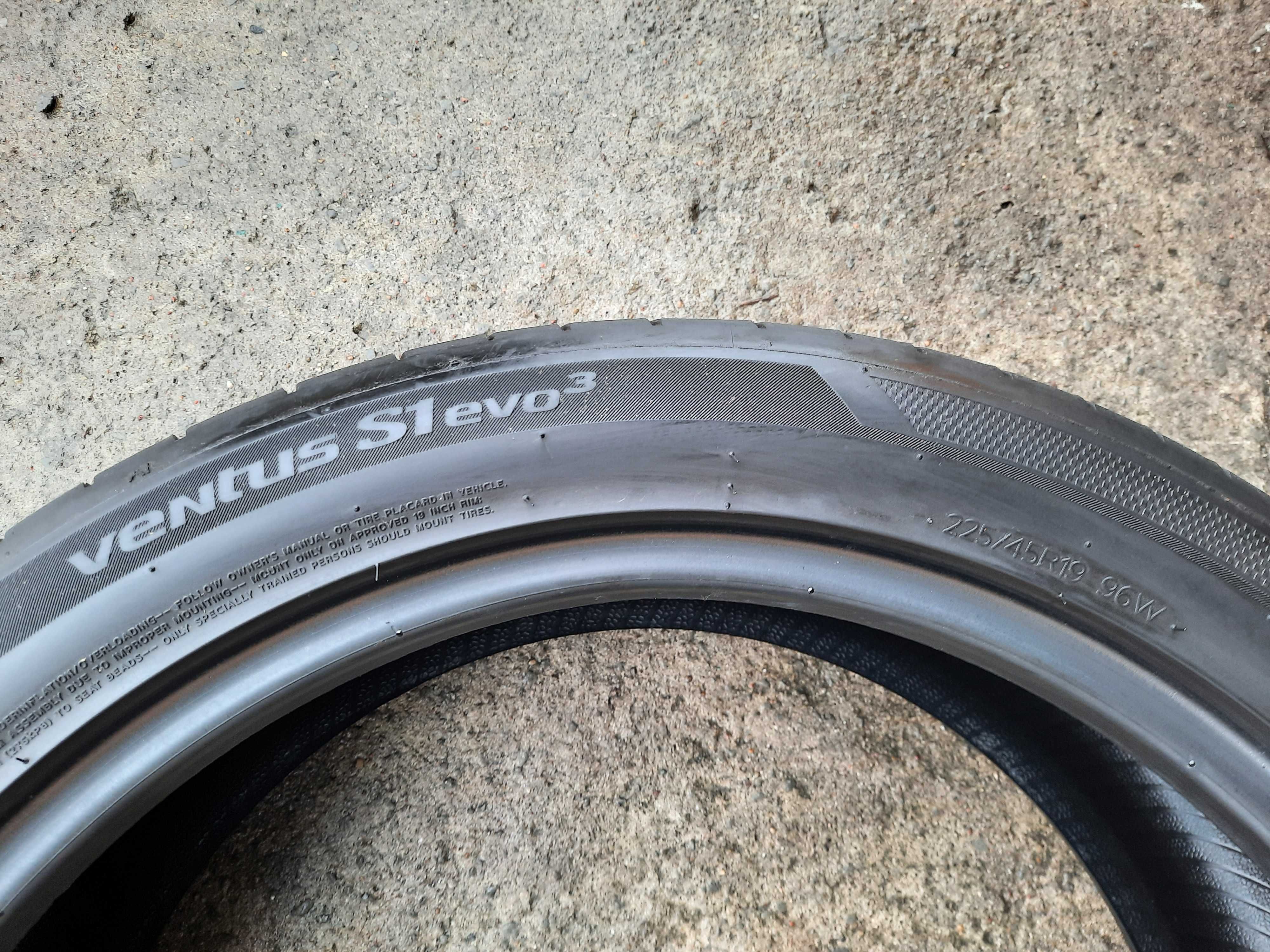 Opony letnie klasy średniej HANKOOK 225/45/19 ok. 6,5 mm j. NOWE 2020r