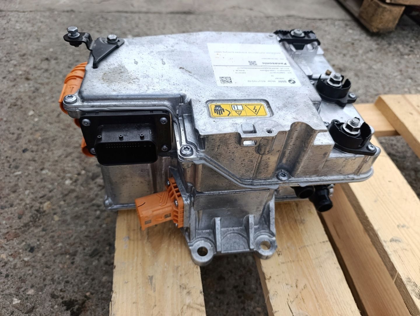 BMW X1 U11 INWENTER FALOWNIK NAPIĘCIA 5A93367