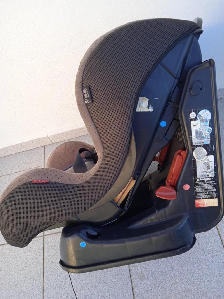 Vendo cadeira para criança dos 0-18 k
