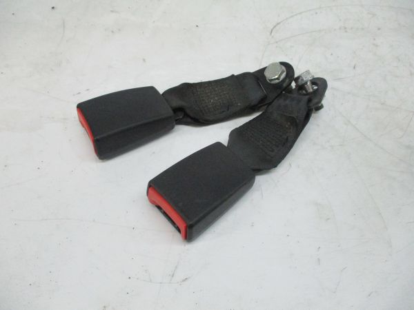 Encaixe de cinto trás direito FORD Ka (RU8)