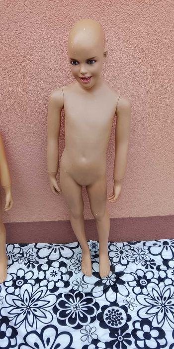 Manekiny dziecięce