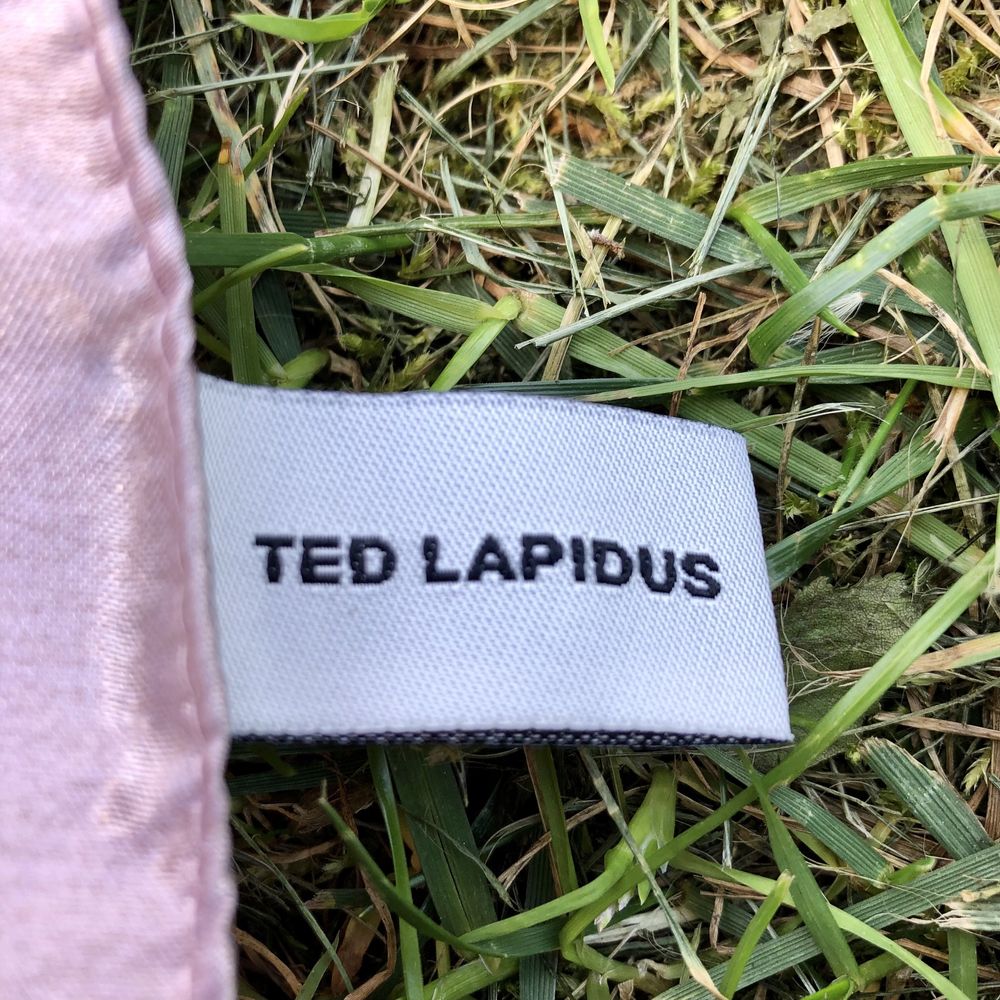 Elegancka satynowa chusta TED LAPIDUS