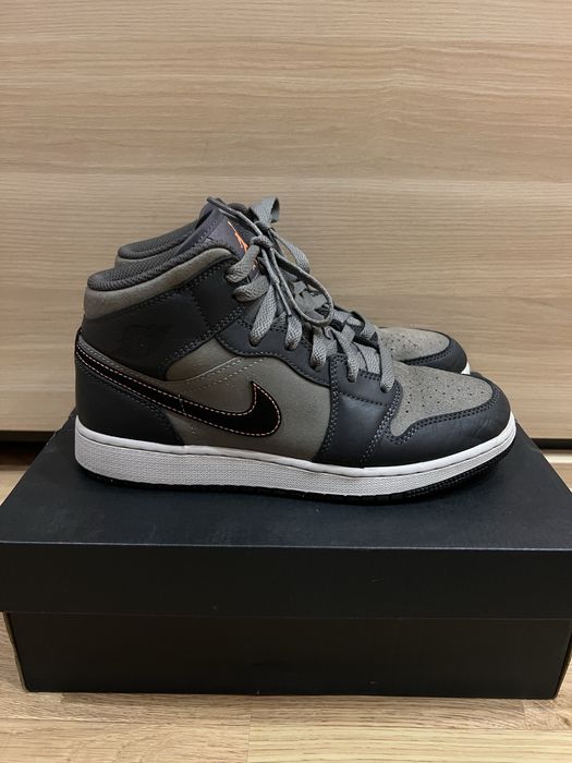 Кросівки Nike Air Jordan 1 Mid SE Night Stadium