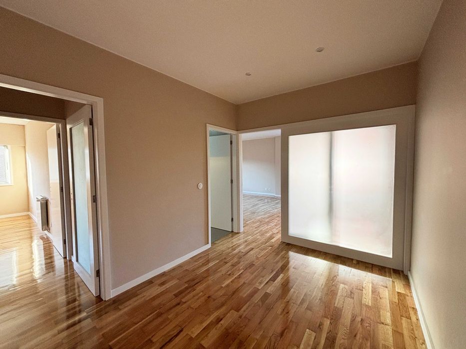 Apartamento T2 remodelado – Primeira linha de praia