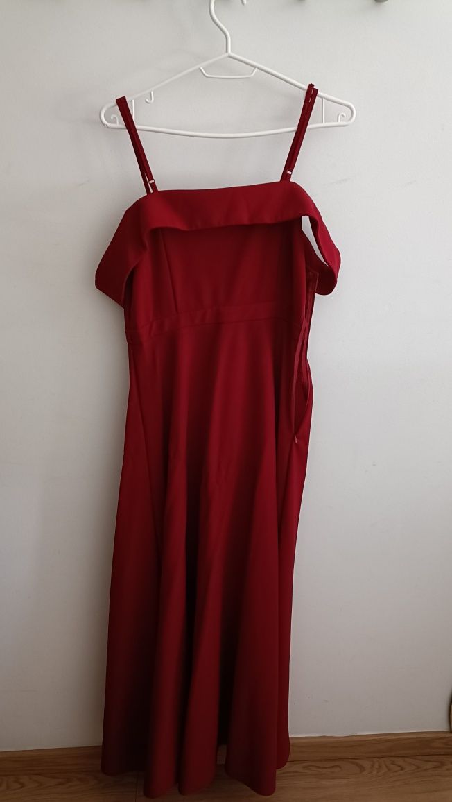 Vestido bordeaux para cerimónia