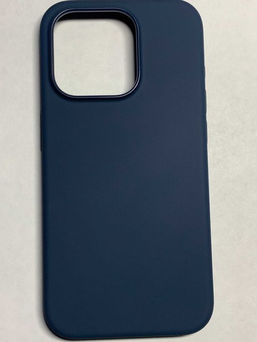 Силиконовый чехол на iPhone 15 Pro