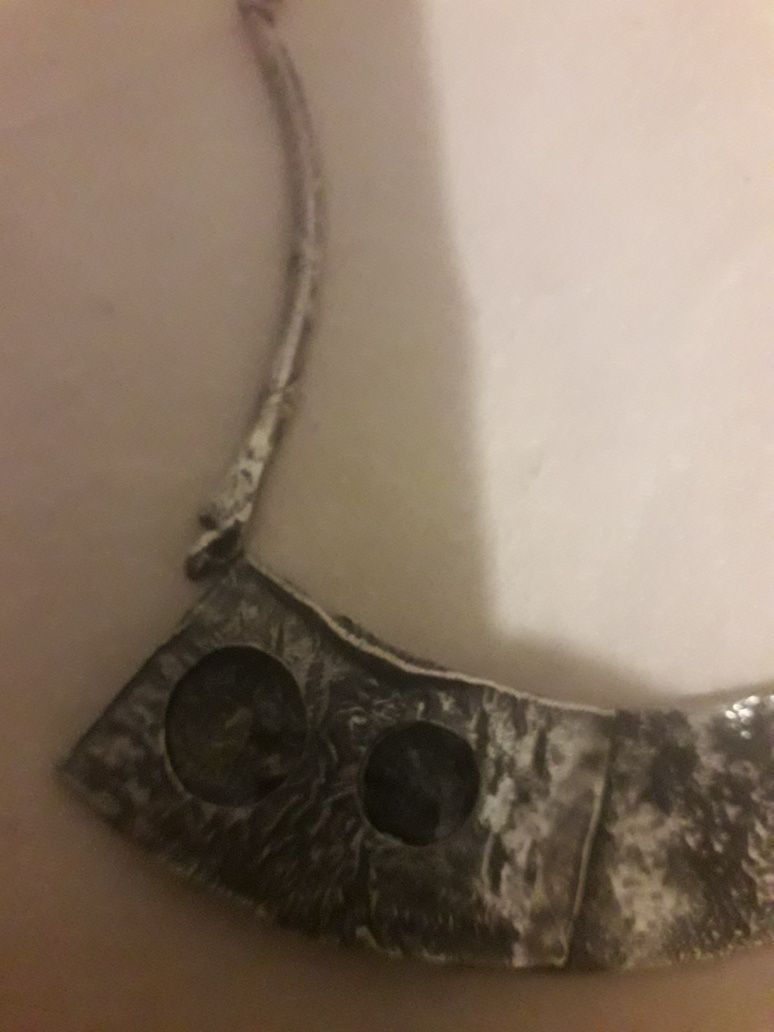 Gargantilha estilo egipcio