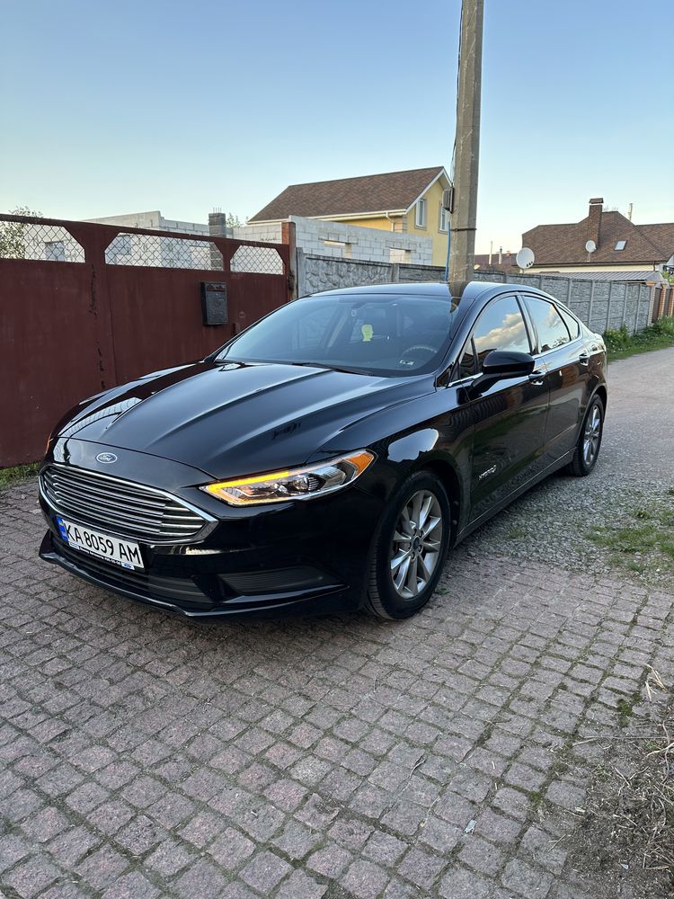 Ford Fusion Hybrid SE 2017