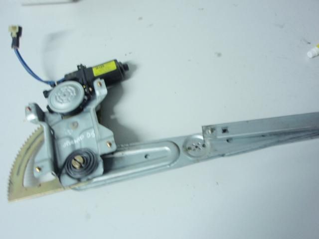 Elevador frente direito - Kia Sorento ( 2006 )