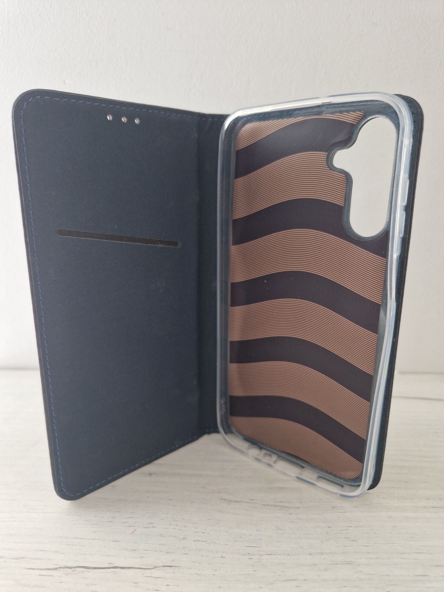 Kabura Smart Magneto do Samsung Galaxy M15 5G granatowa