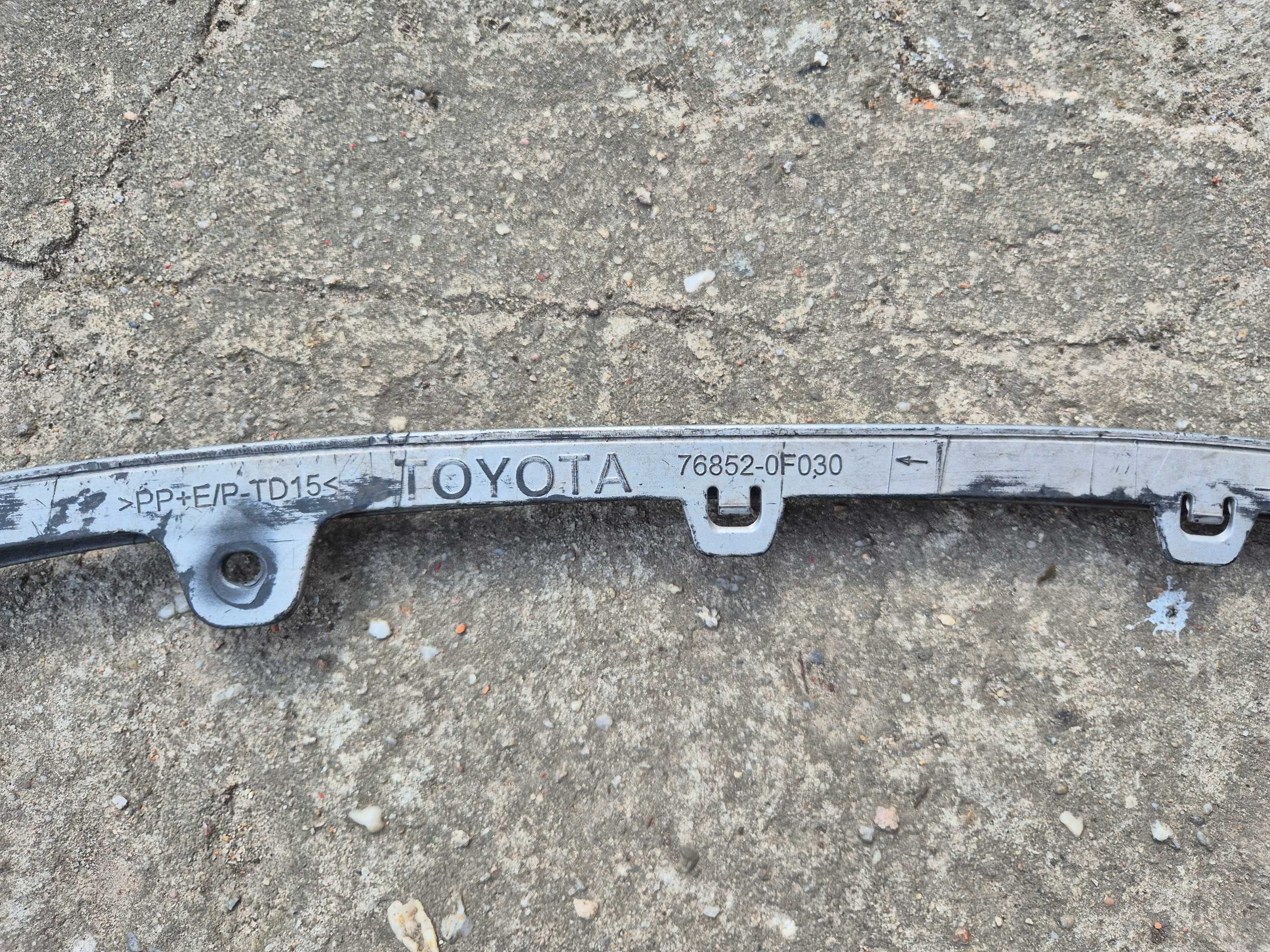 TOYOTA VERSO 09-12 Hokej listwa lewa zderzaka