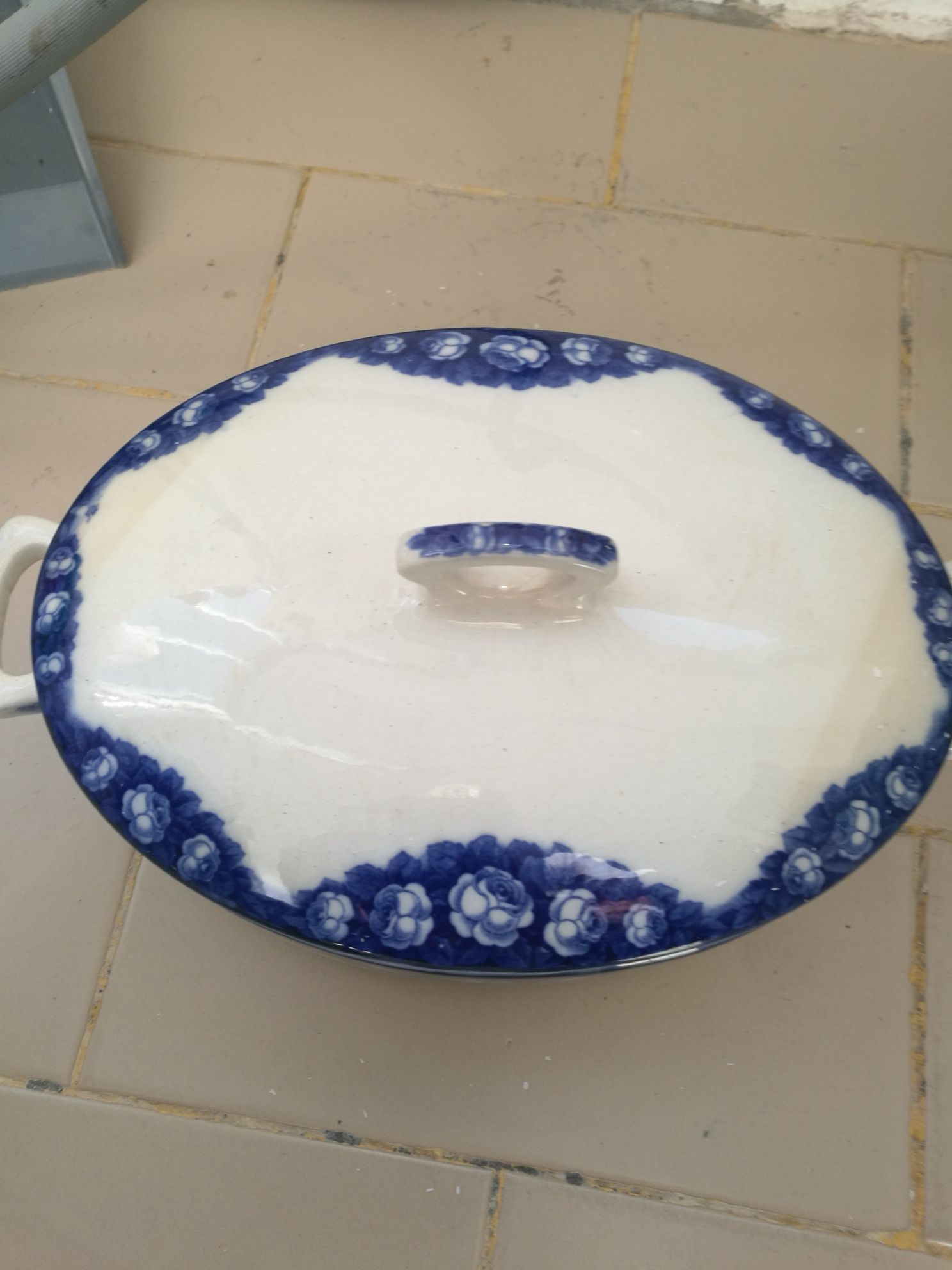 Terrina em fainça vintage