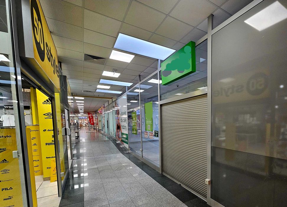 Do wynajęcia atrakcyjny lokal w centrum handlowym.