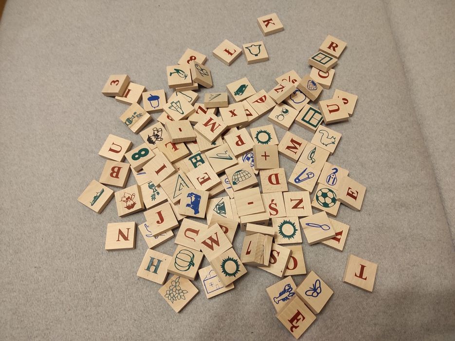 Klocki drewniane  literki, cyferki, obrazki