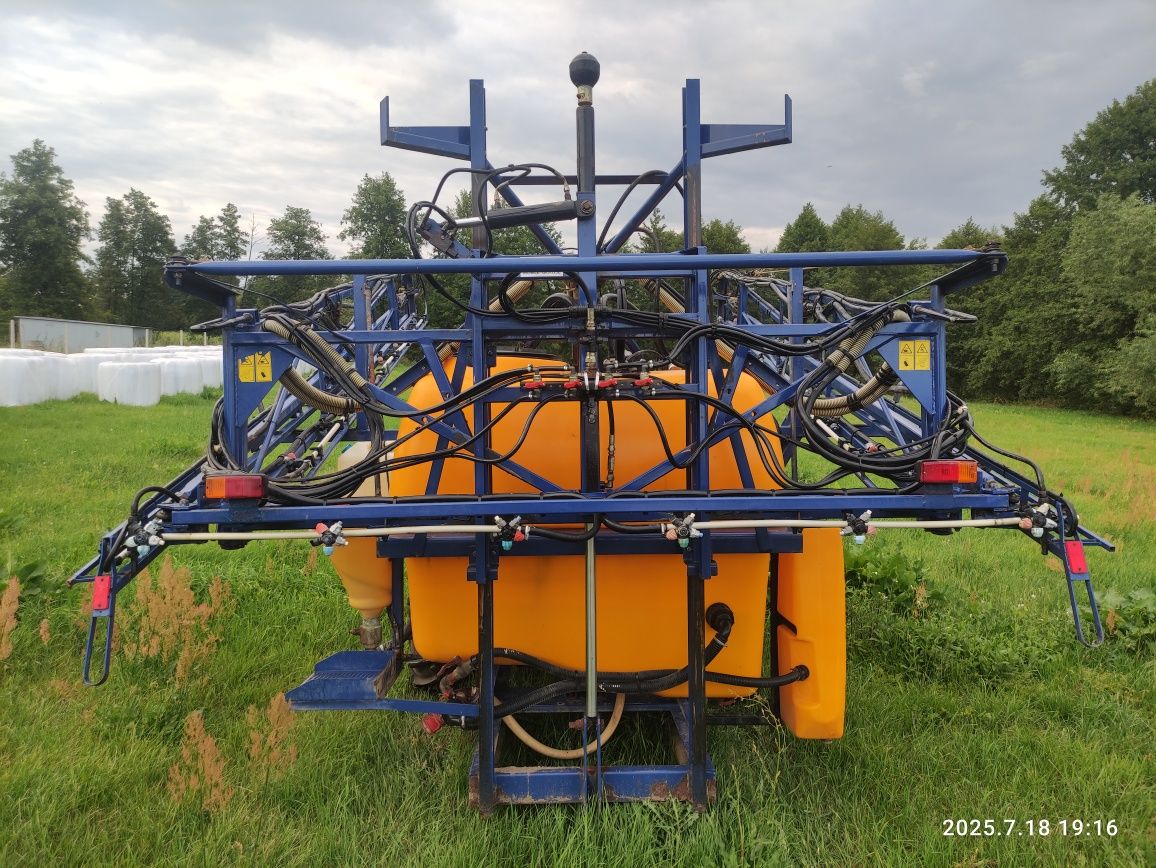 Opryskiwacz zawieszany Caruelle 21m 1000l