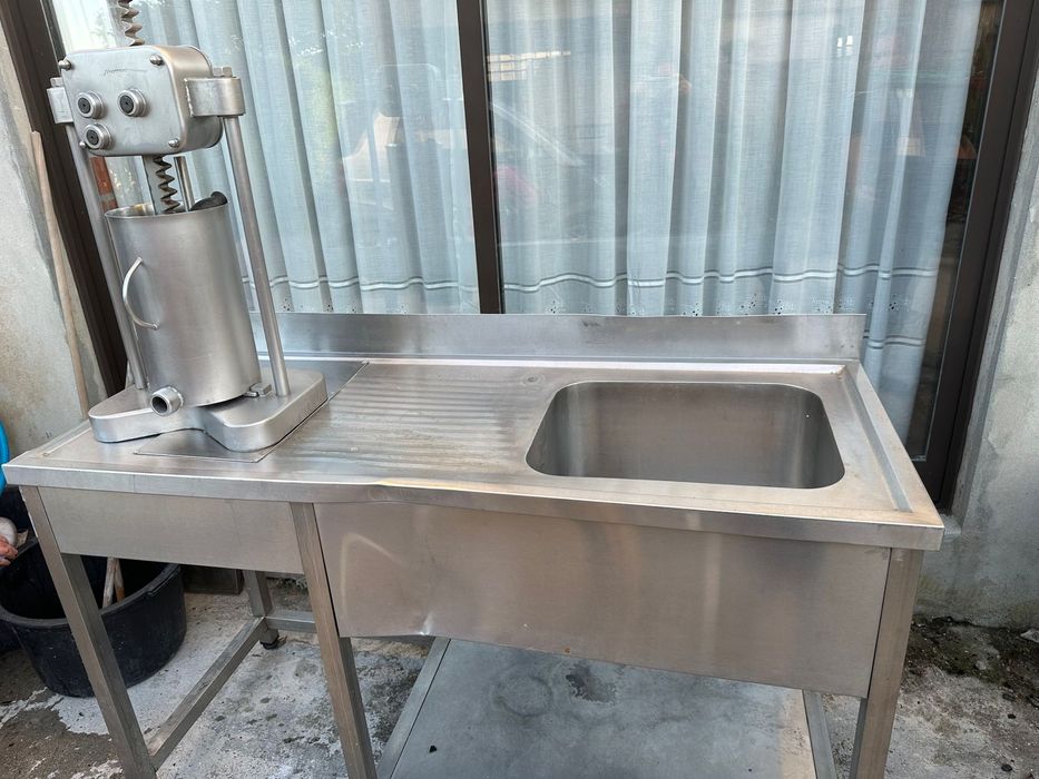 Maquina encher chouricas com balanca